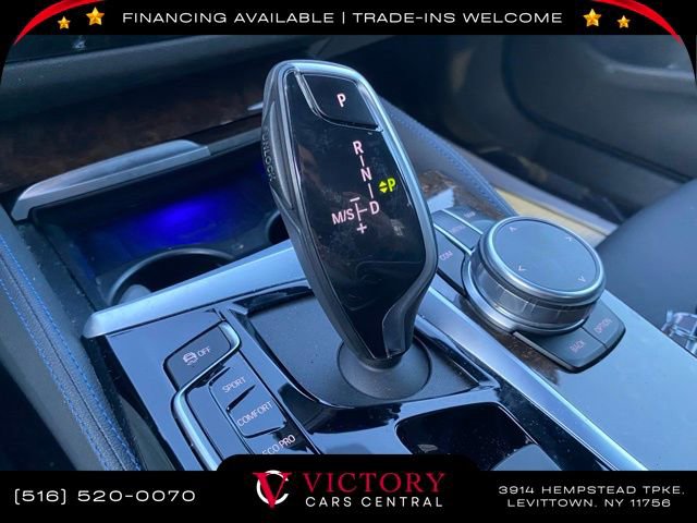 Used 2019 BMW 530e xDrive w/ M Sport Package image 34