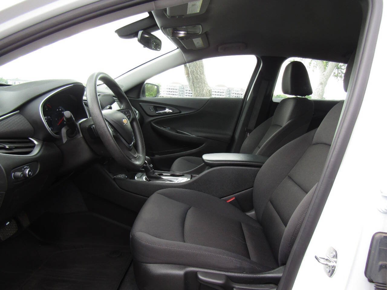 Used 2022 Chevrolet Malibu LS w/ LPO, Floor Liner Package FWD image 10