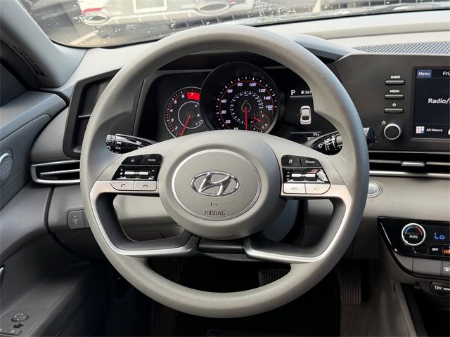 Used 2023 Hyundai Elantra SEL image 11