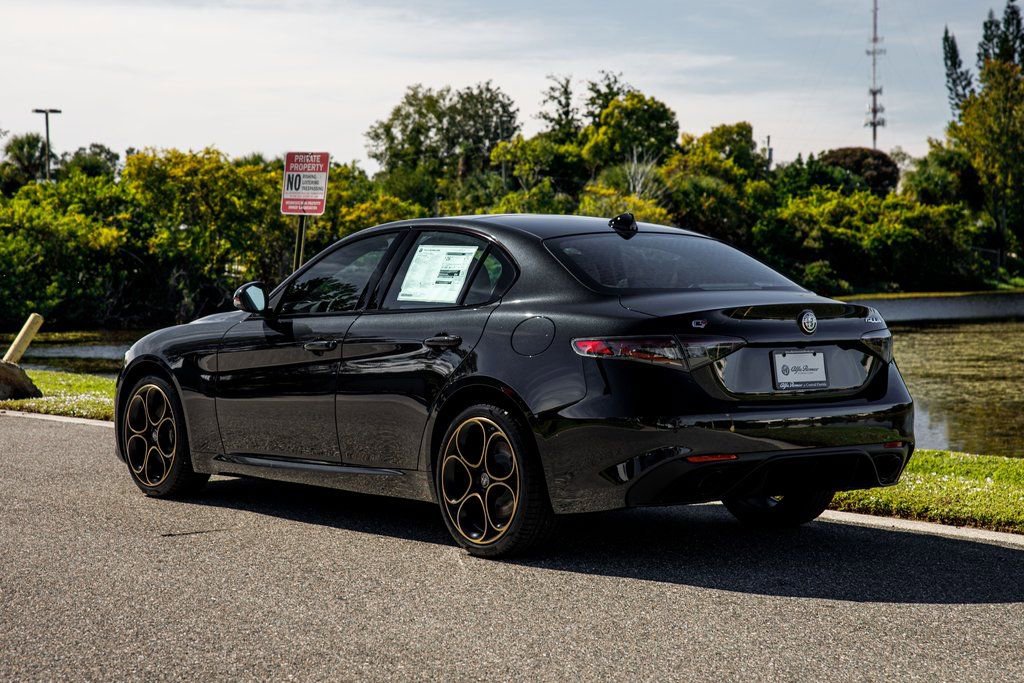 New 2025 Alfa Romeo Giulia AWD w/ Driving Assist Package image 5