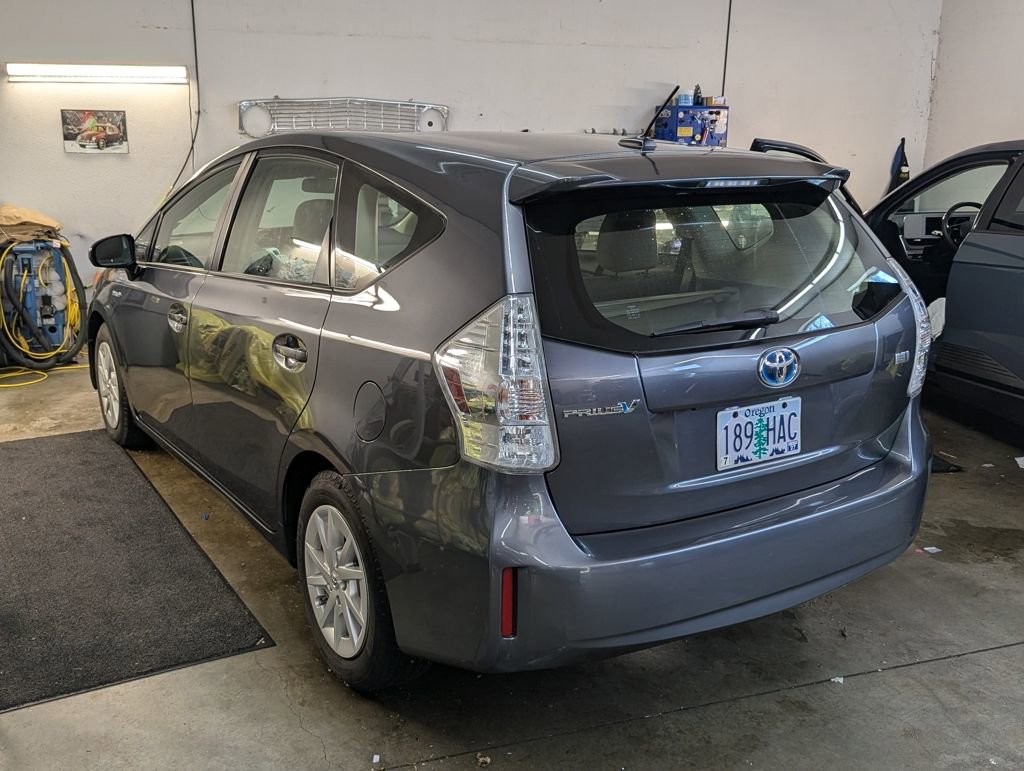 Used 2014 Toyota Prius V Three FWD image 2