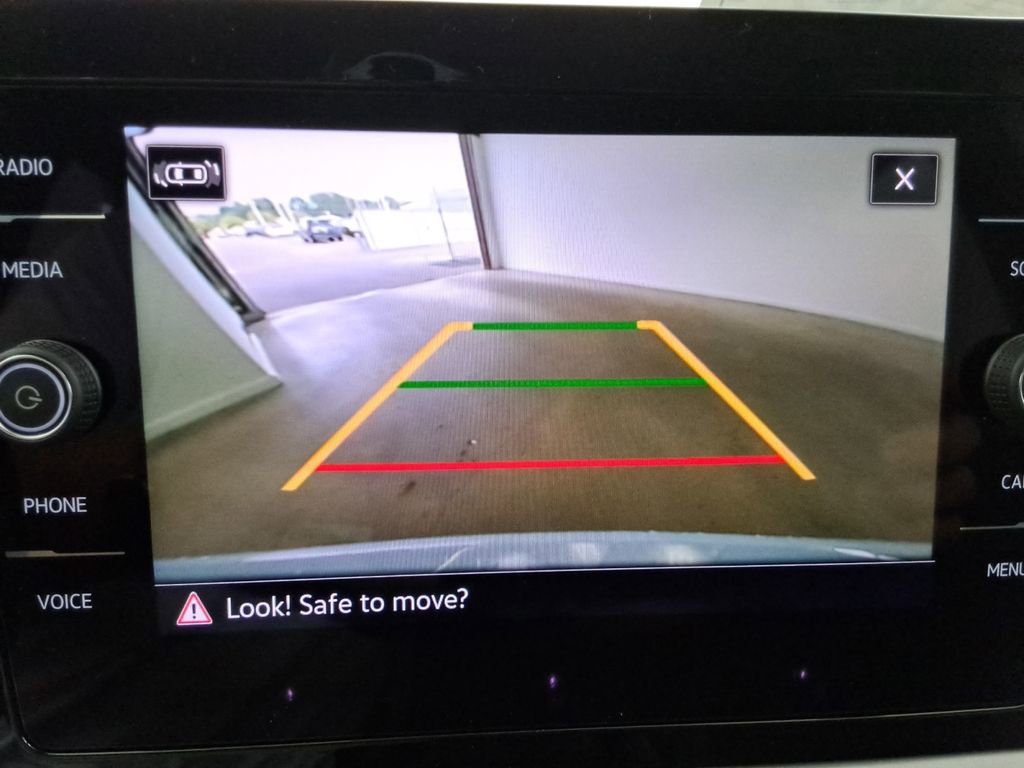 Used 2025 Volkswagen Taos SE image 22