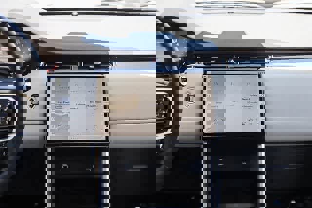 New 2024 Land Rover Discovery Sport S image 13