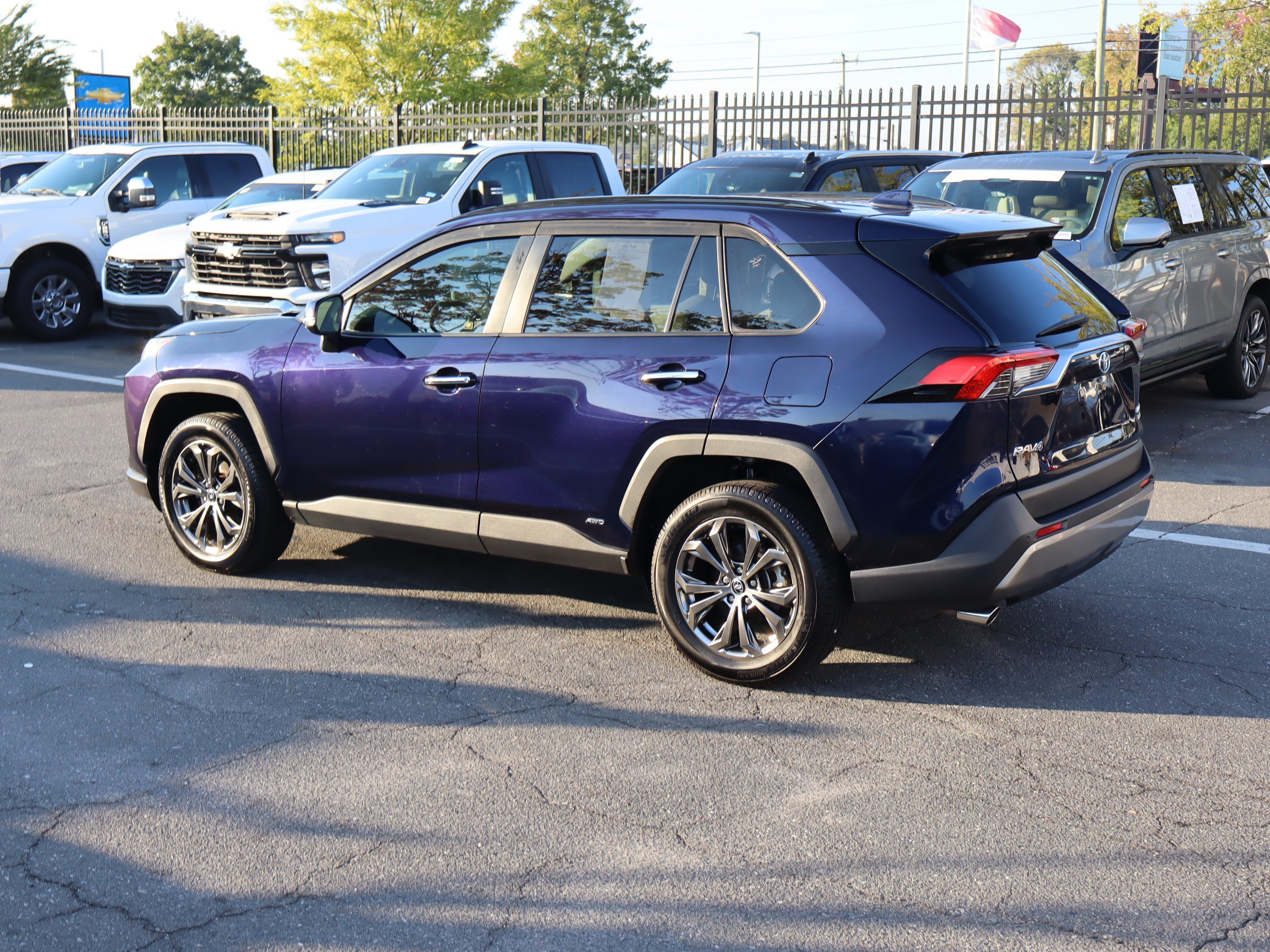 Used 2022 Toyota RAV4 Limited AWD/4WD image 8