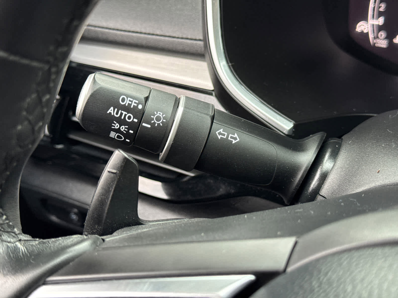 Used 2024 Acura MDX SH-AWD w/ Technology Package image 20