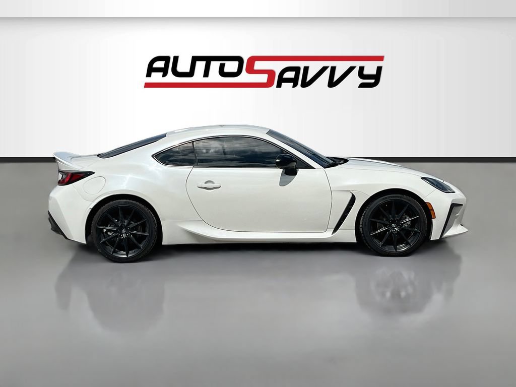 Used 2024 Toyota GR86 Premium RWD image 8
