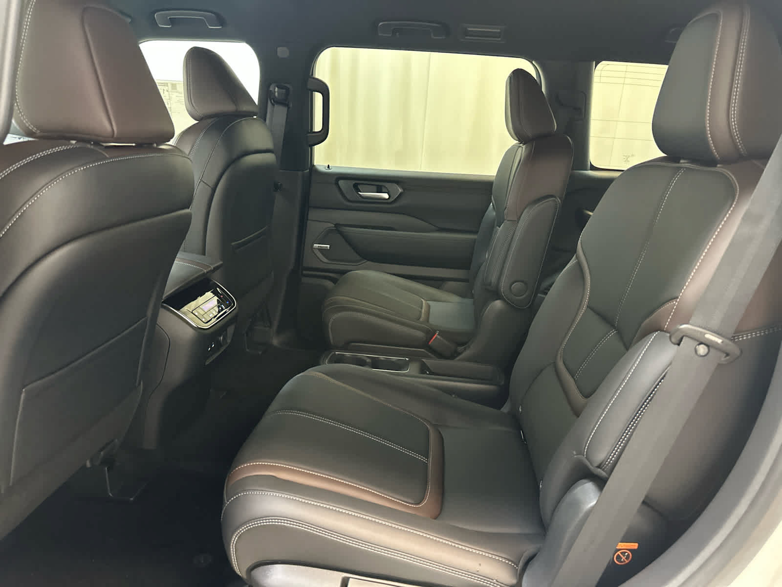 New 2026 Nissan Armada SL w/ Captain's Chari Seat Package AWD/4WD image 9