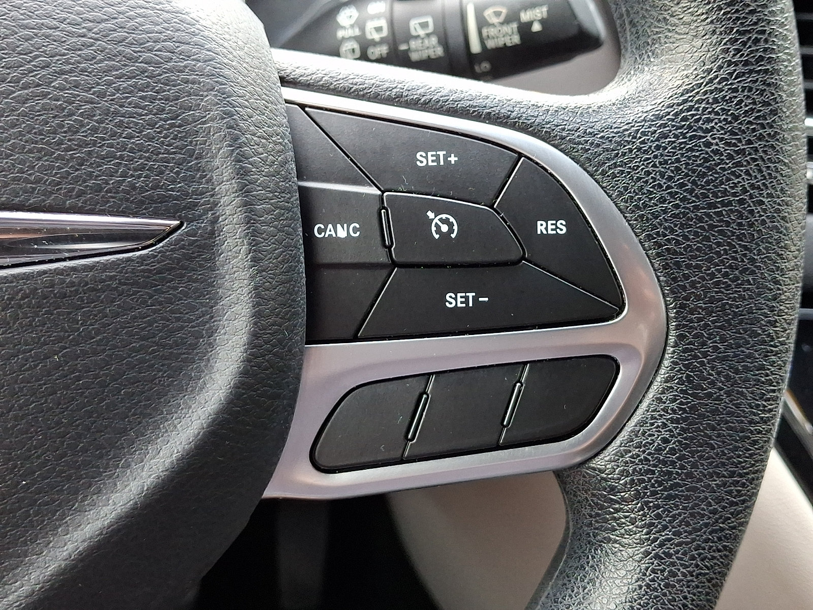 Certified 2020 Chrysler Pacifica Touring FWD image 23