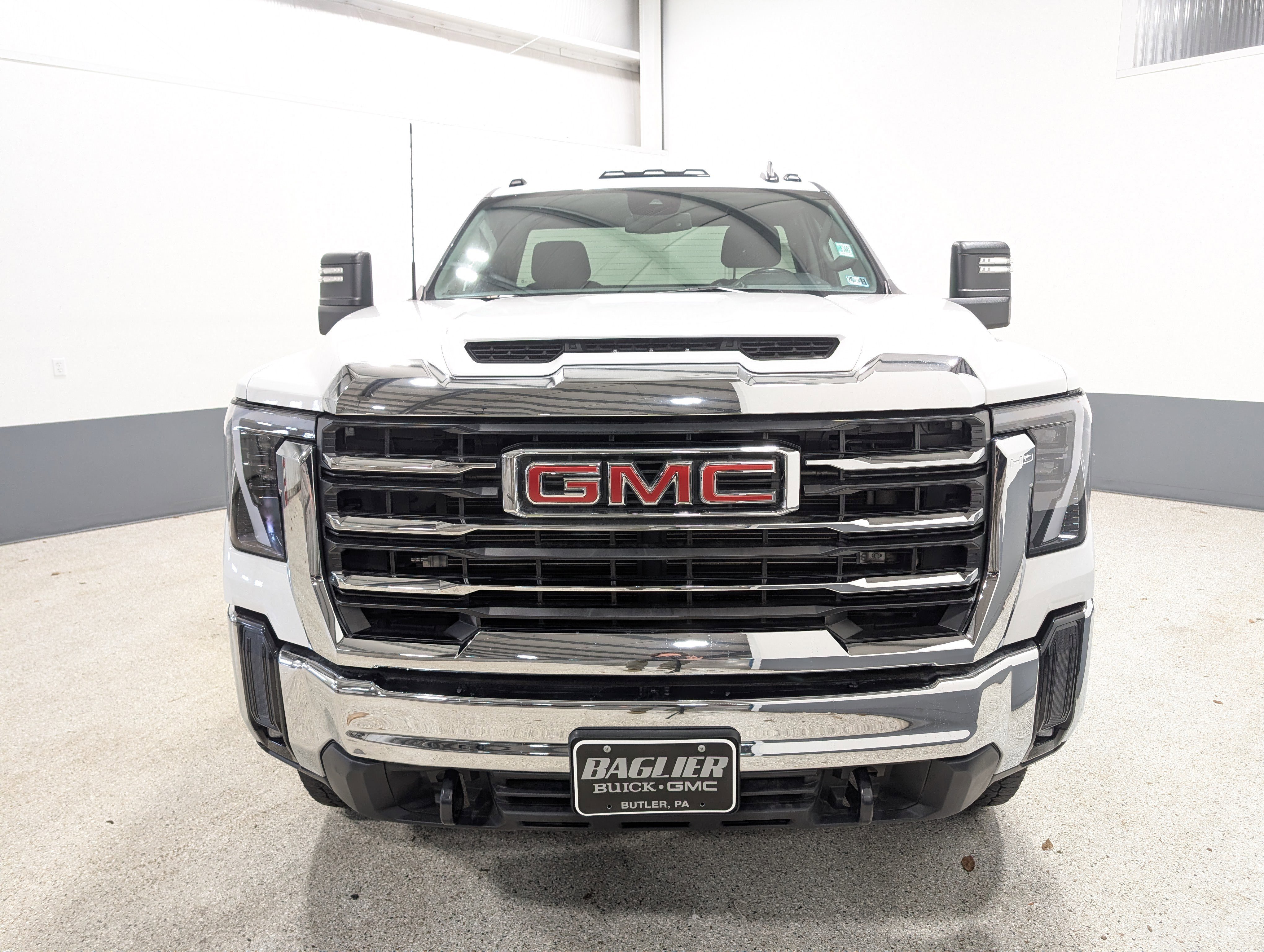Used 2024 GMC Sierra 2500 SLE w/ SLE Convenience Package image 8