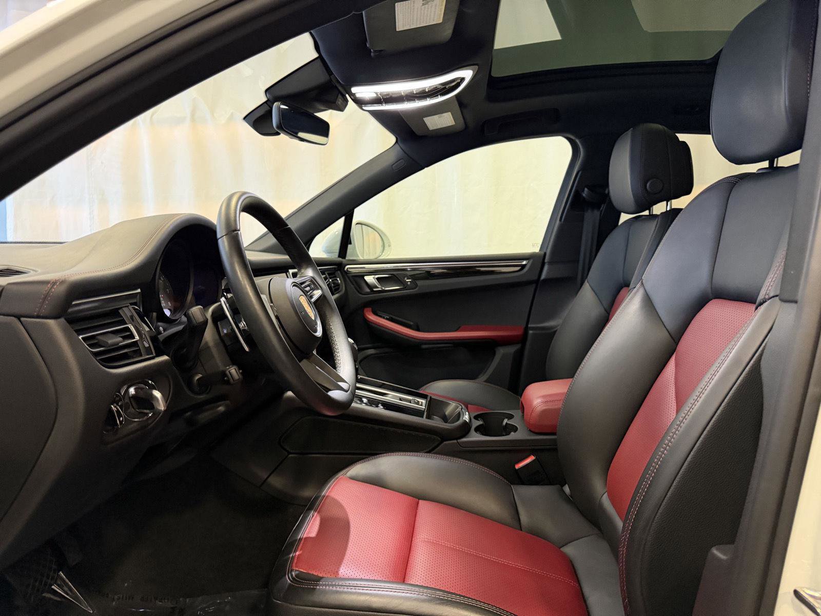 Certified 2023 Porsche Macan S image 5