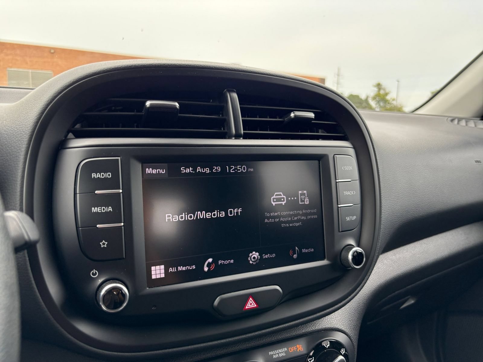 Used 2025 Kia Soul LX w/ LX Technology Package FWD image 19