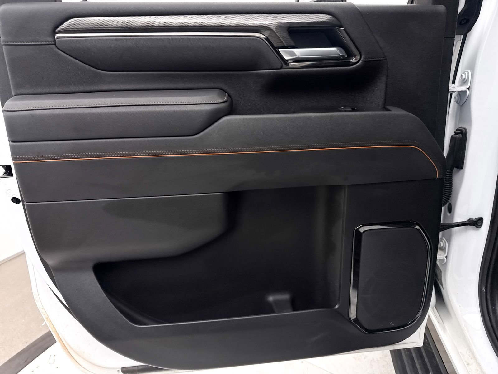 Used 2025 GMC Sierra 2500 AT4 w/ AT4 Premium Plus Package AWD/4WD image 30