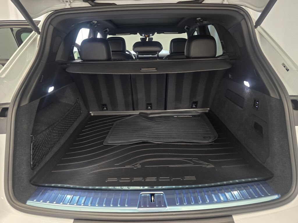 Certified 2025 Porsche Cayenne S AWD/4WD image 12