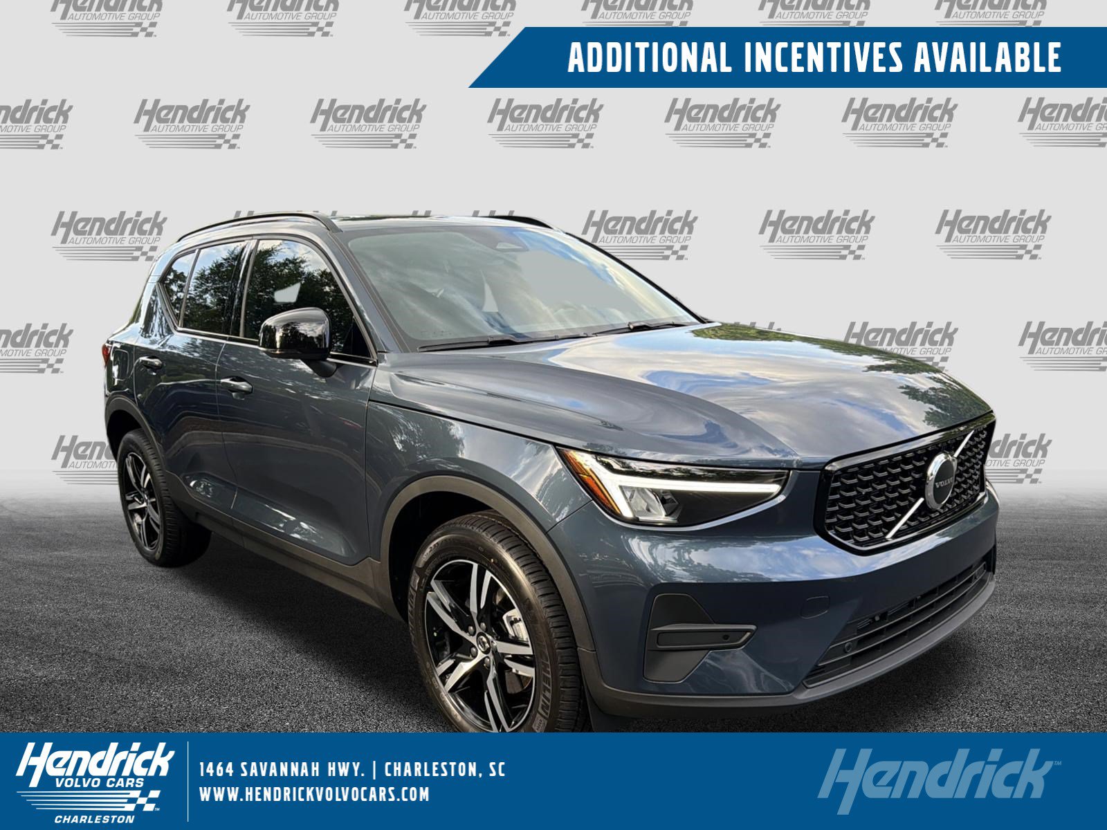 New 2026 Volvo XC40 B4 Core w/ Climate Package