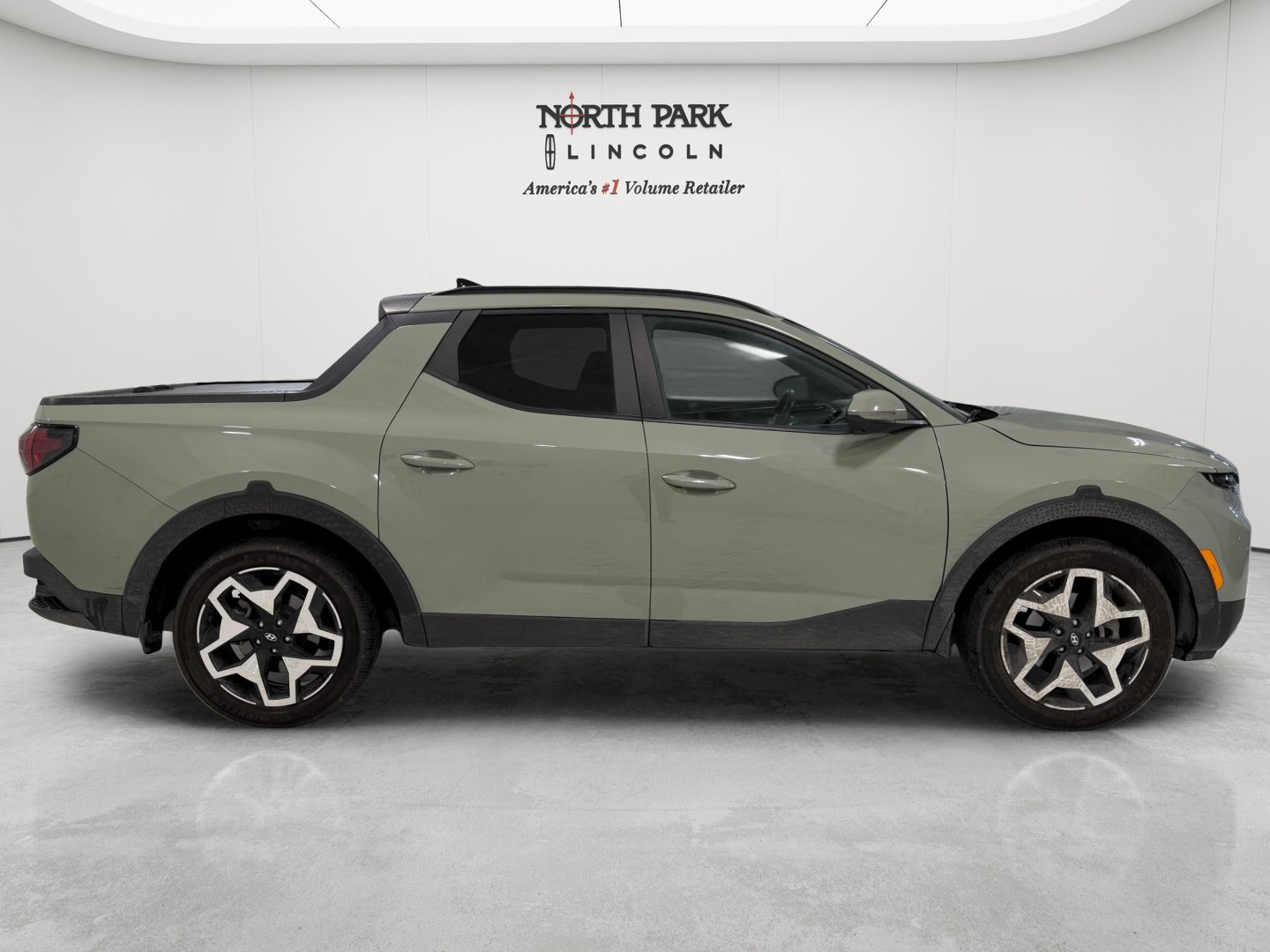 Used 2022 Hyundai Santa Cruz Limited w/ Launch Package AWD/4WD image 6