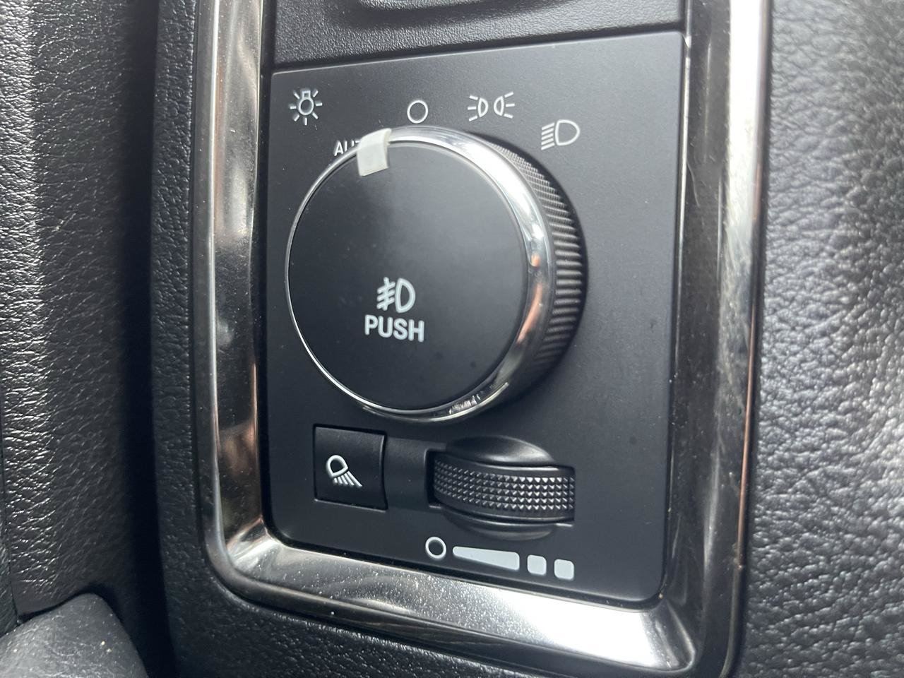 Used 2017 RAM 1500 Sport RWD image 41