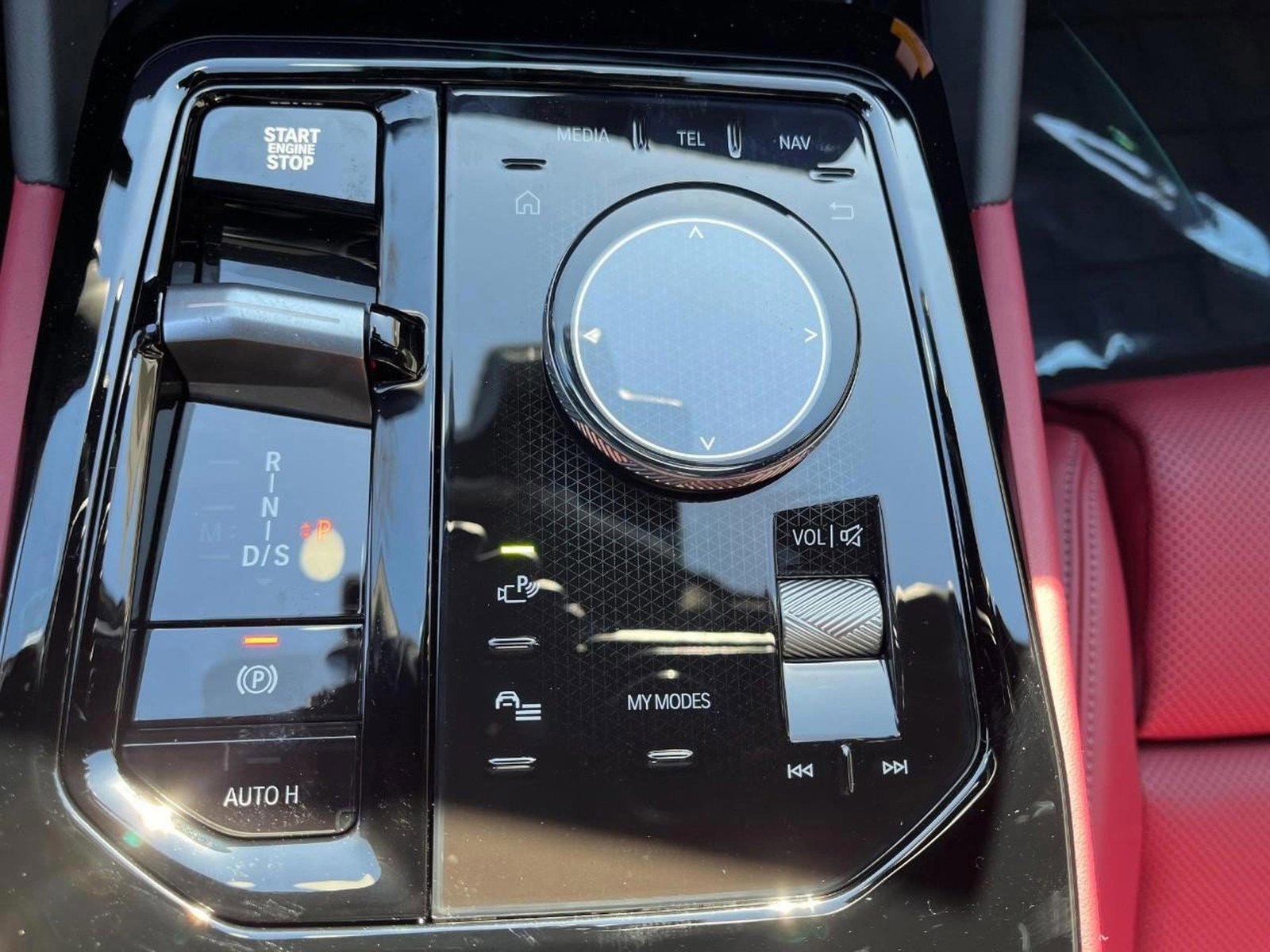 Certified 2025 BMW 530i xDrive w/ Premium Package image 22