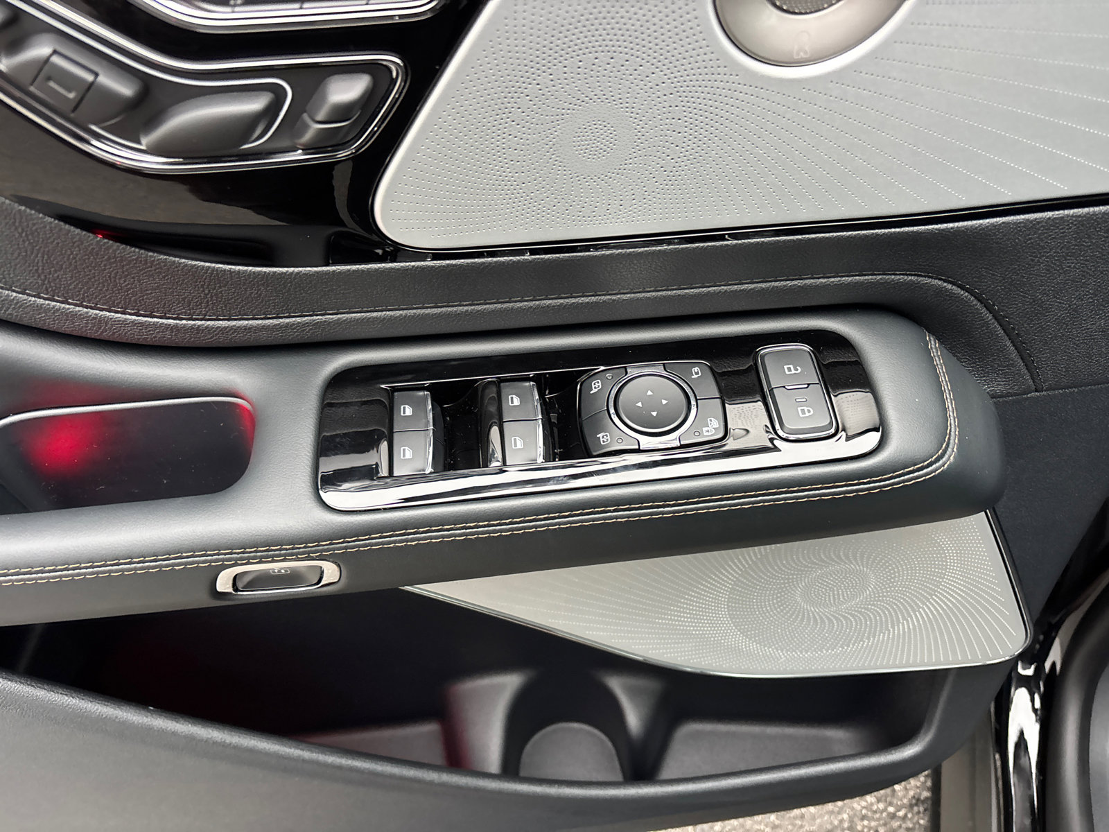 New 2026 Lincoln Aviator Reserve AWD/4WD image 13