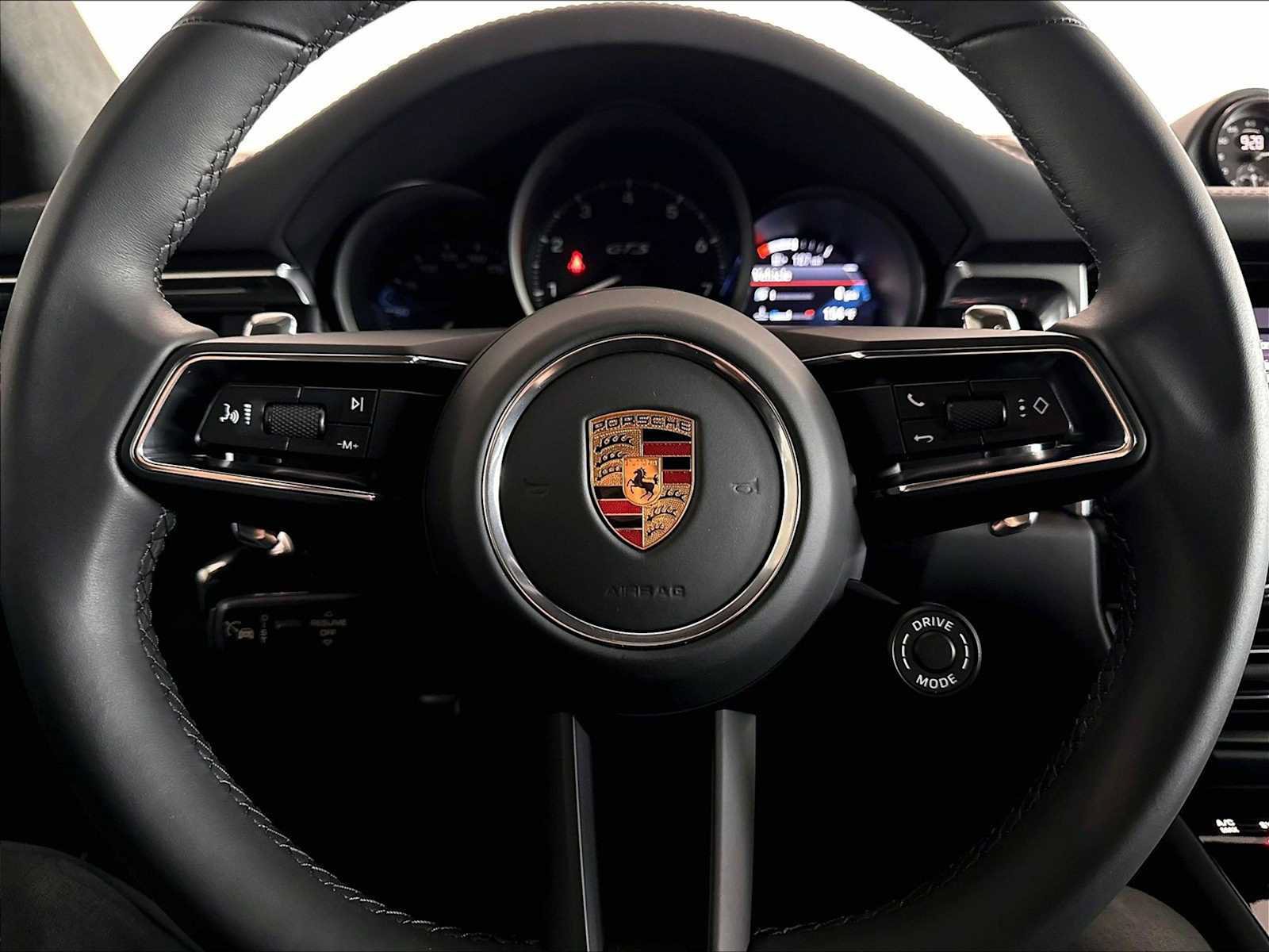 Used 2026 Porsche Macan GTS AWD/4WD image 18