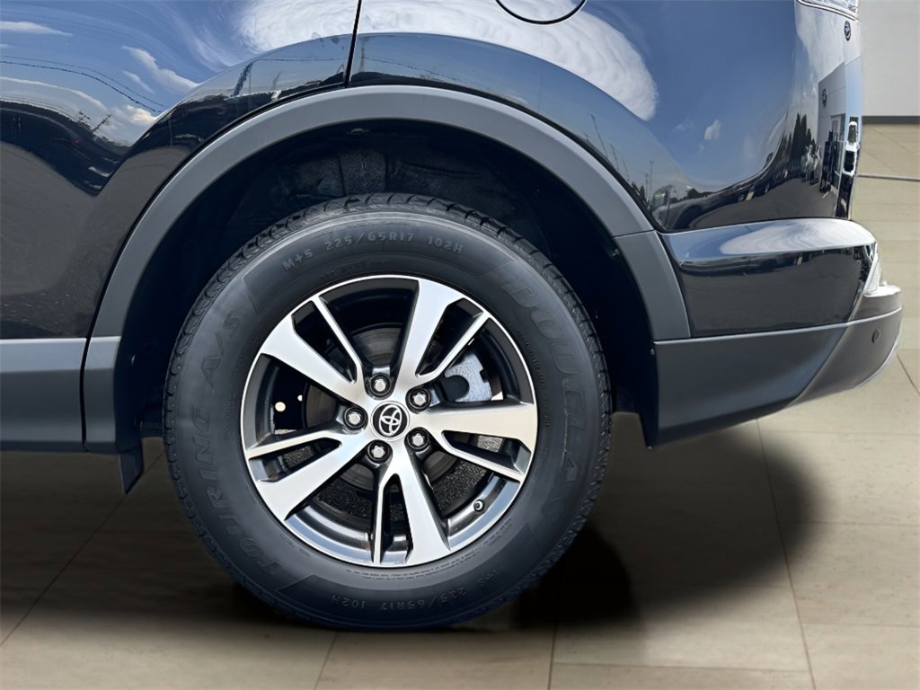 Used 2018 Toyota RAV4 XLE image 37