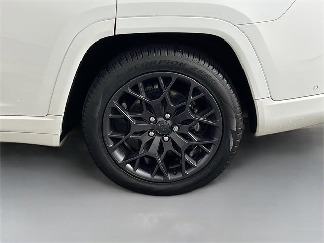 Used 2023 Jeep Grand Cherokee L Summit w/ Advanced Protech Group IV image 39