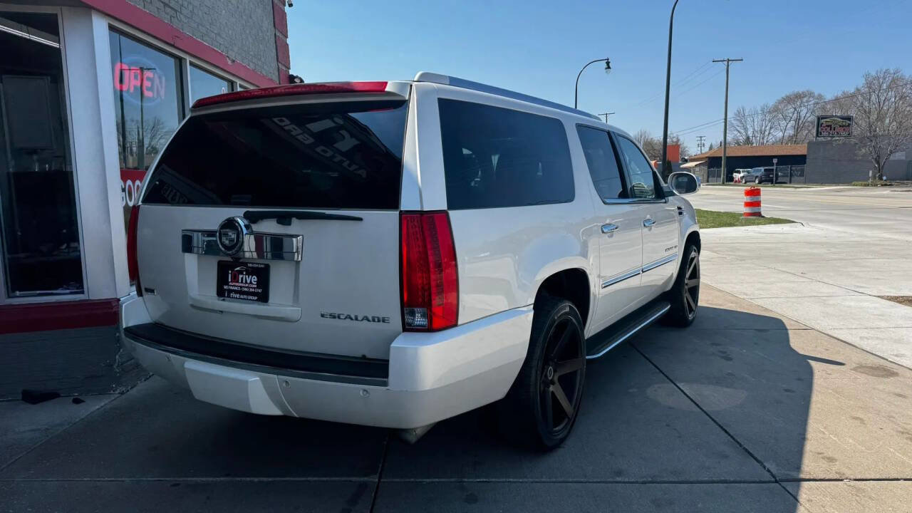 Used 2011 Cadillac Escalade ESV Luxury AWD/4WD image 5