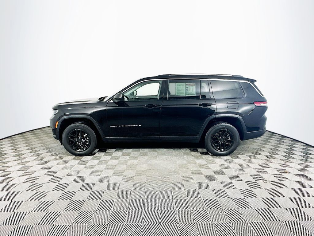 Certified 2023 Jeep Grand Cherokee L Laredo image 6