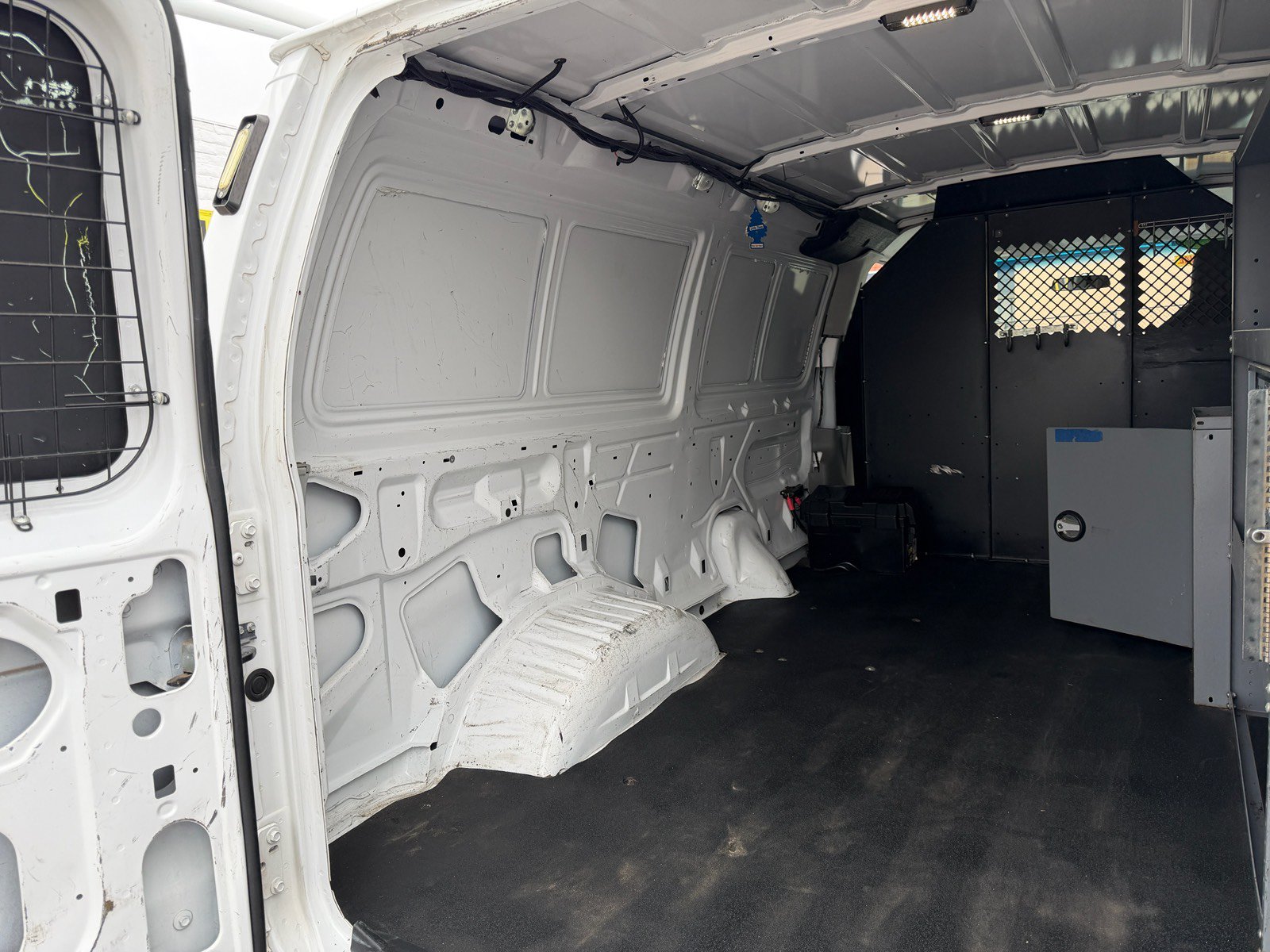 Used 2013 Ford E-150 and Econoline 150 w/ PWR Group RWD image 12