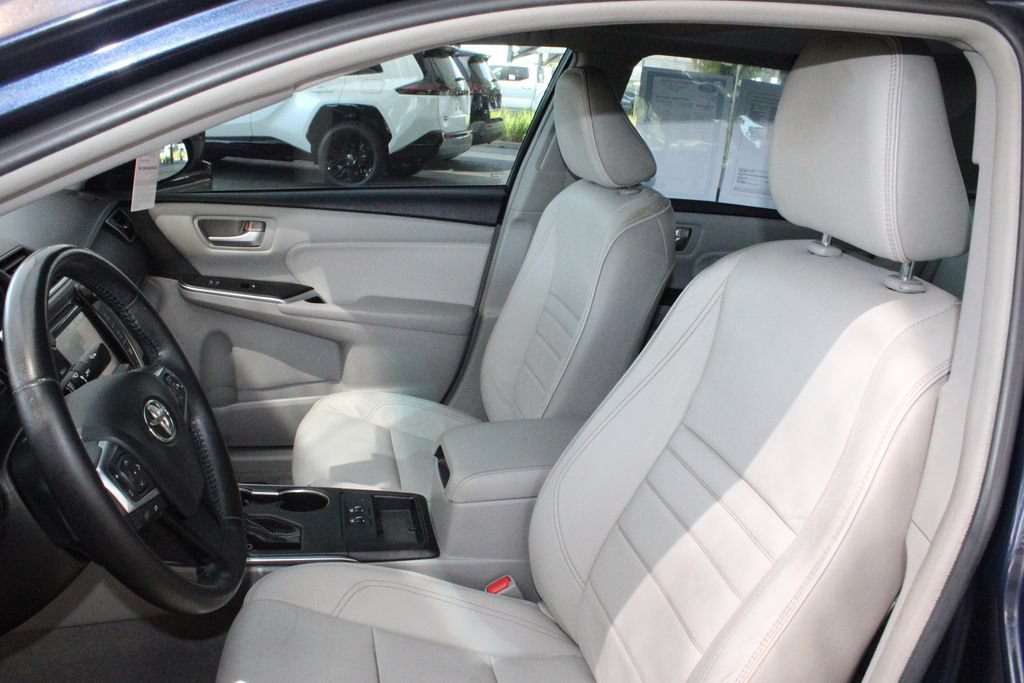 Used 2015 Toyota Camry XLE w/ Moonroof Package FWD image 7
