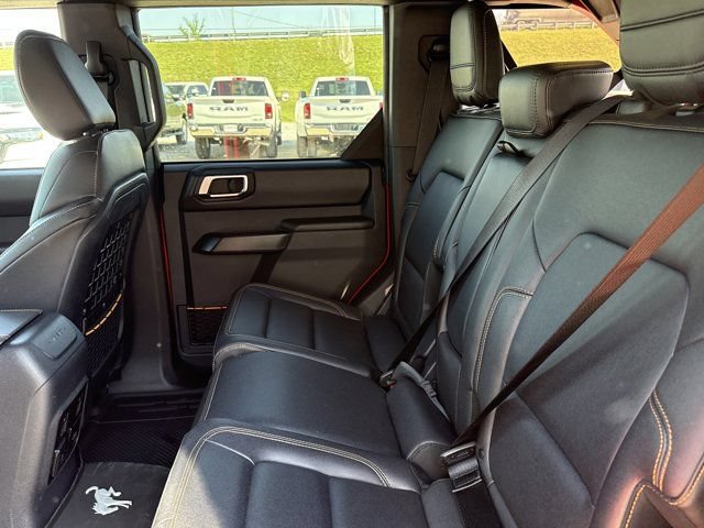Used 2024 Ford Bronco Badlands w/ Sasquatch Package AWD/4WD image 6