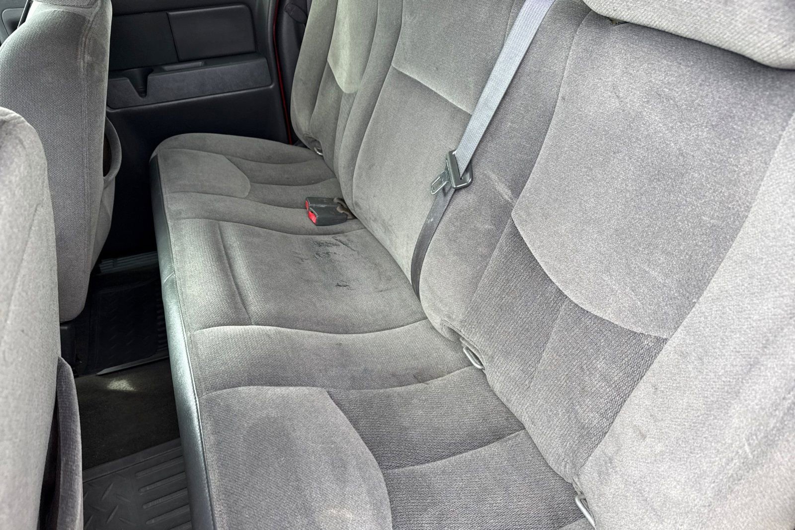 Used 2006 GMC Sierra 2500 SLE w/ Skid Plate Package image 9