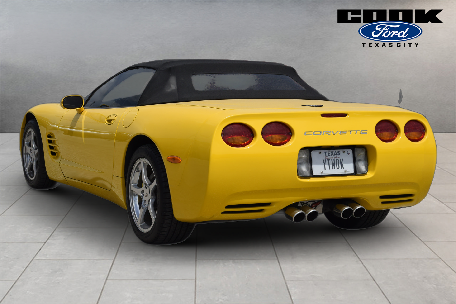 Used 2000 Chevrolet Corvette Convertible w/ Memory Pkg RWD image 4