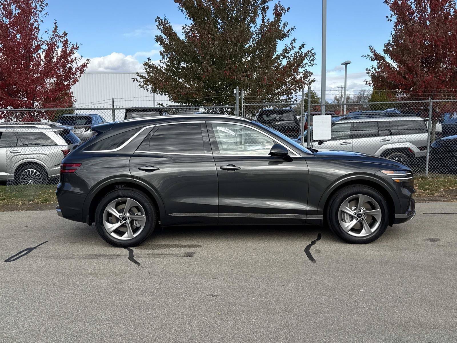 Used 2026 Genesis GV70 2.5T AWD/4WD image 4