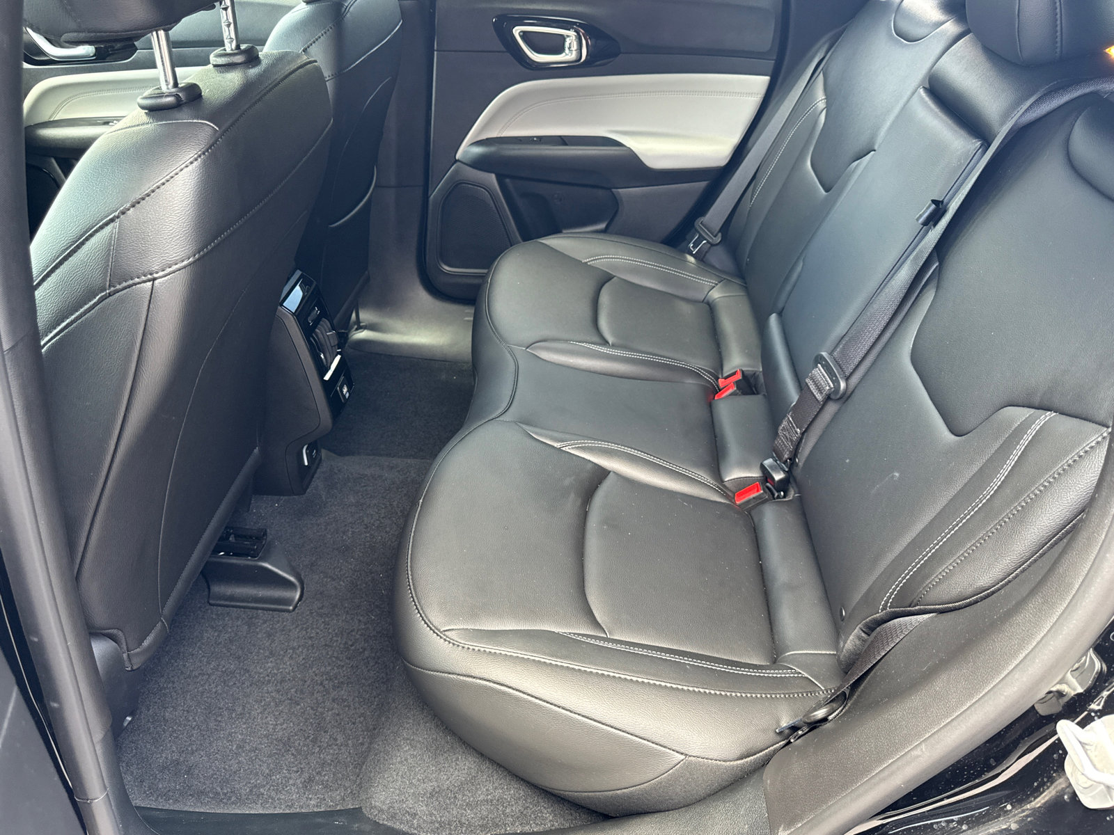 Certified 2025 Jeep Compass Limited AWD/4WD image 22