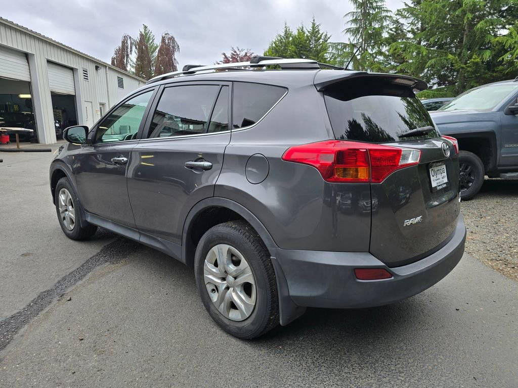 Used 2013 Toyota RAV4 LE AWD/4WD image 4