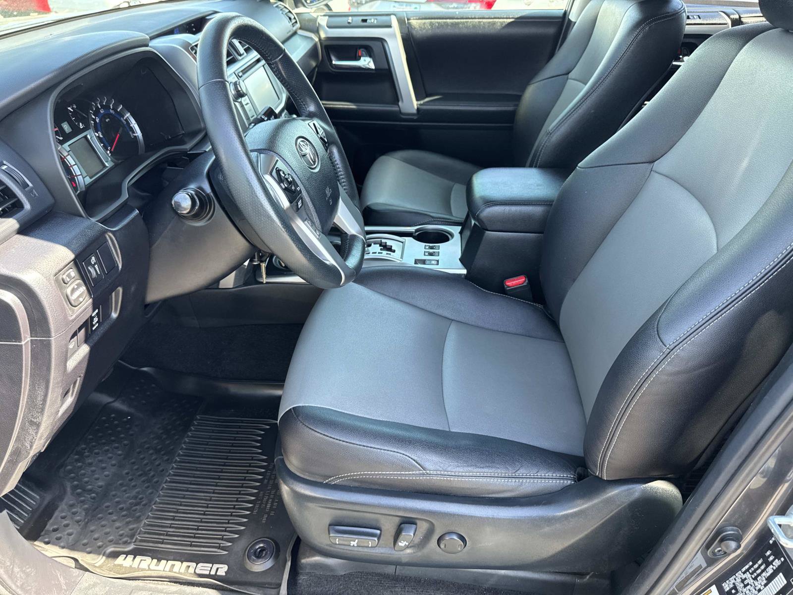Used 2018 Toyota 4Runner SR5 Premium w/ Convenience Package RWD image 23
