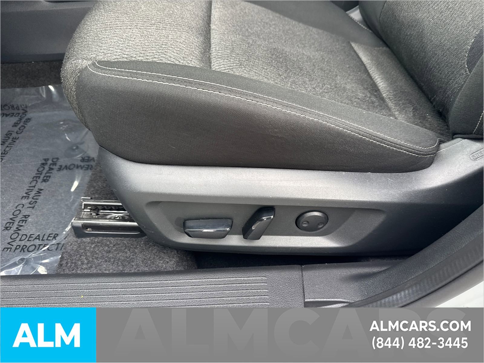 Used 2025 Nissan Rogue SV FWD image 11