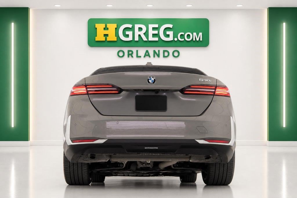 Used 2024 BMW 530i w/ Premium Package RWD image 8