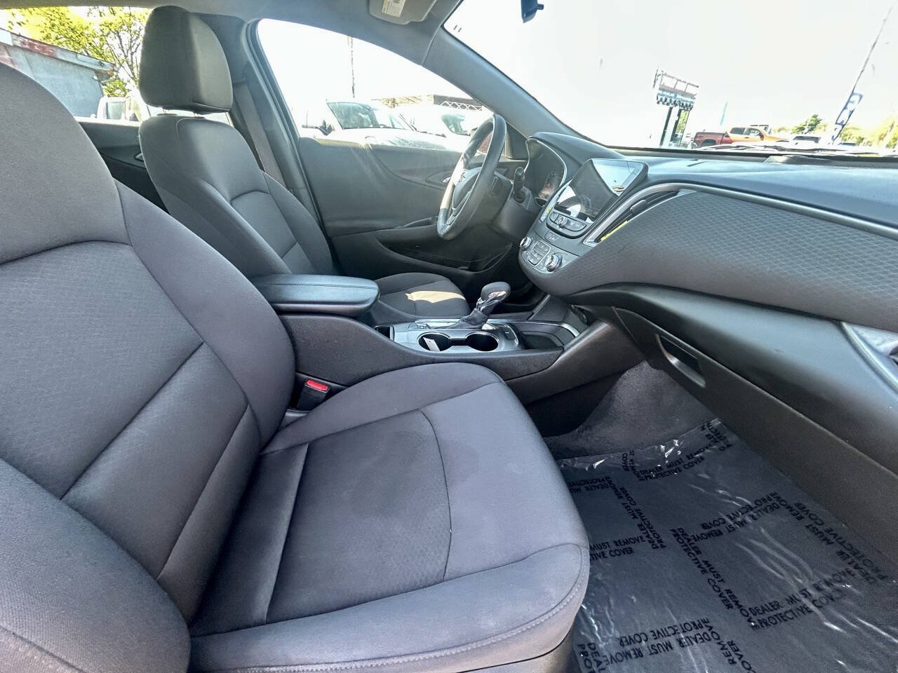 Used 2022 Chevrolet Malibu LT FWD image 15