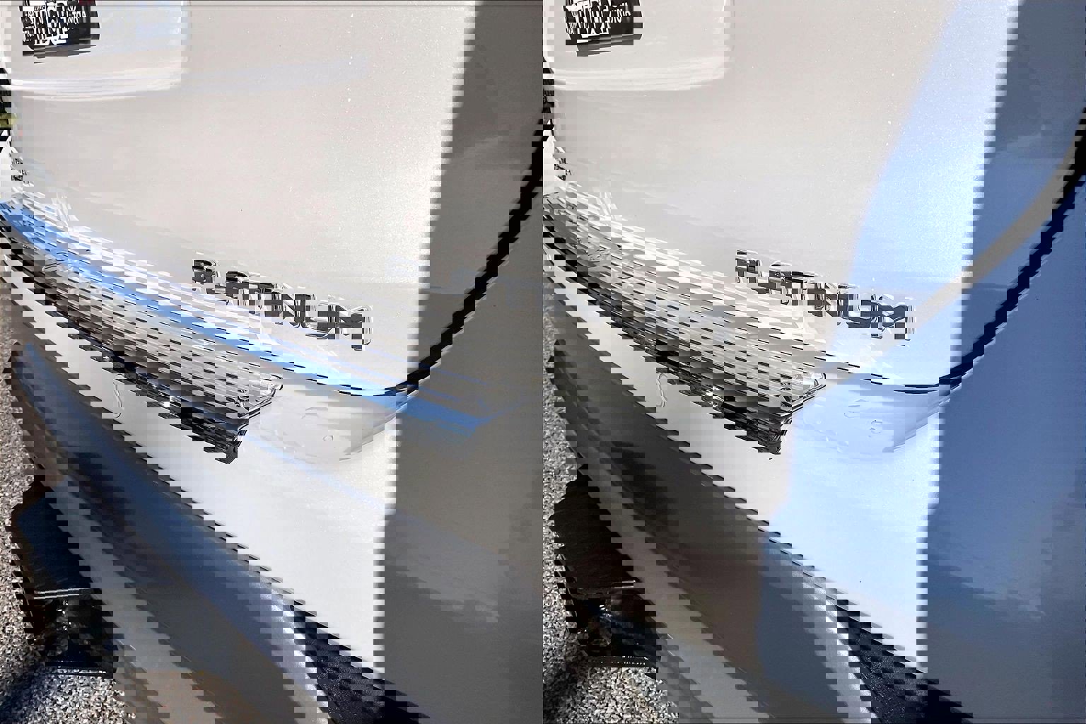 Used 2024 Toyota Highlander Platinum image 10