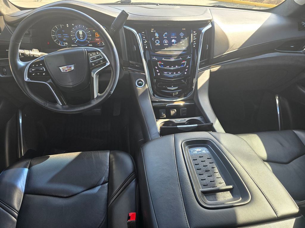 Used 2017 Cadillac Escalade Platinum image 21