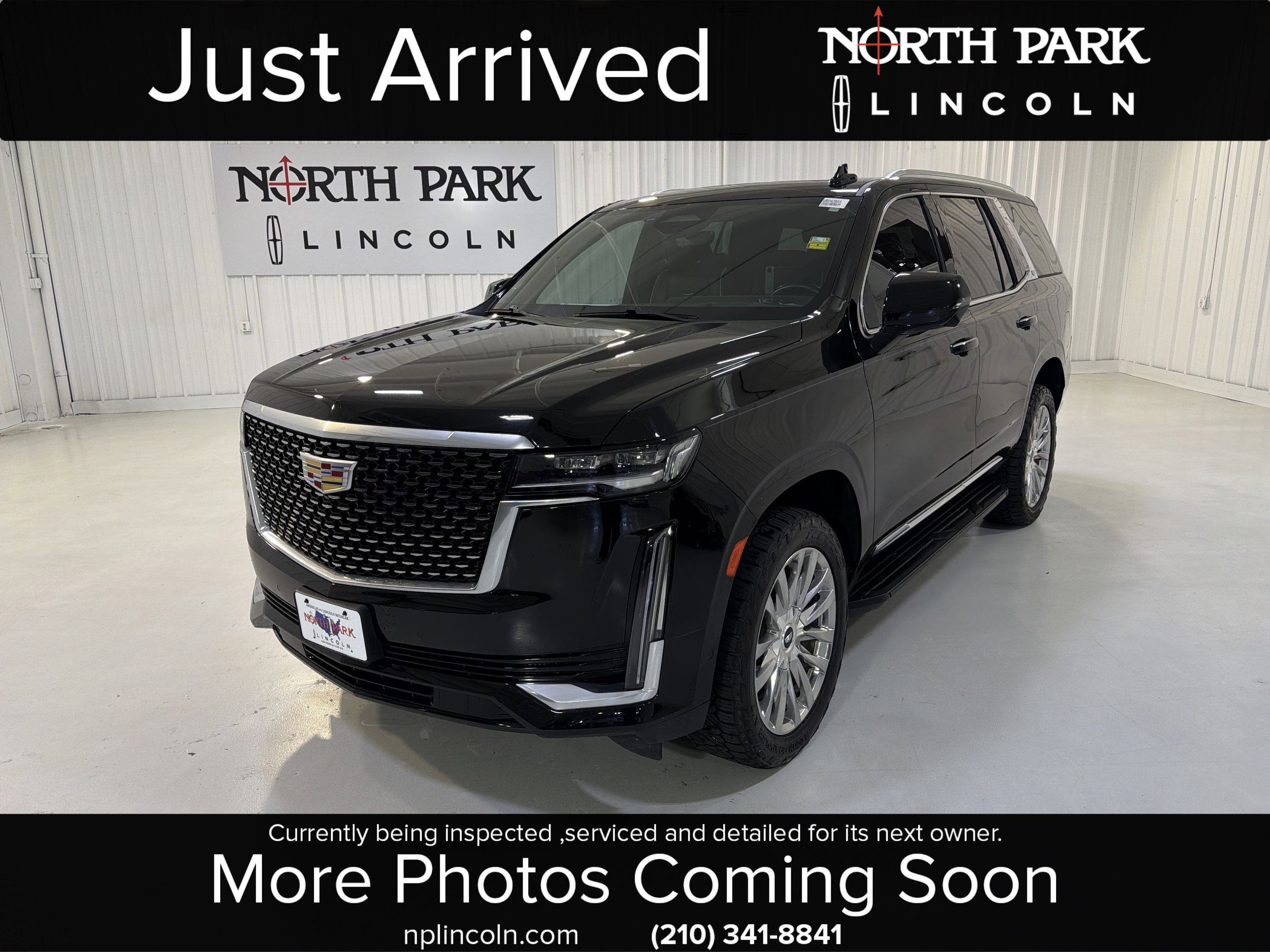 Used 2022 Cadillac Escalade Premium Luxury RWD image 1