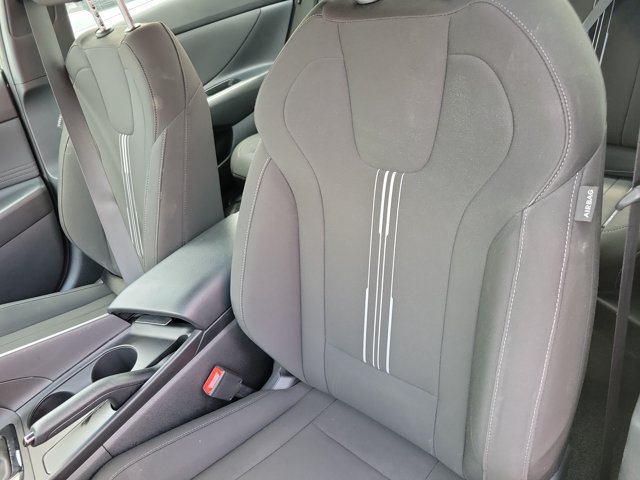 Used 2025 Hyundai Elantra Sport FWD image 7