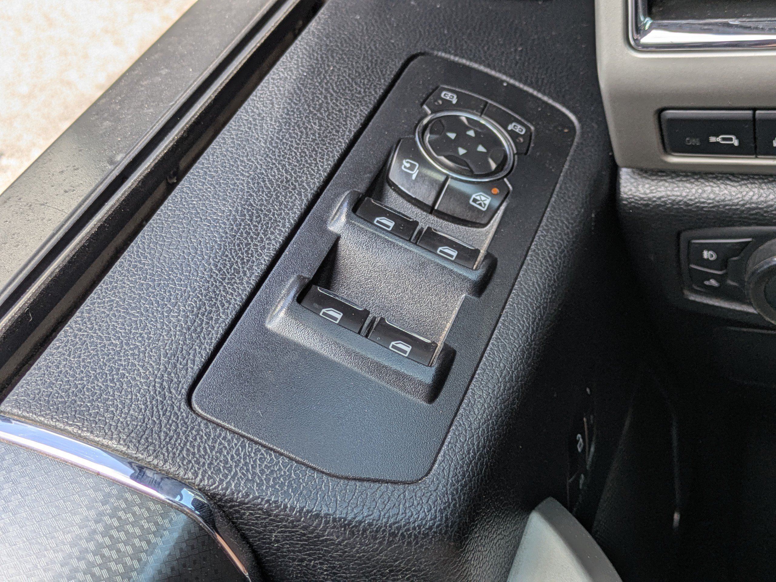 Used 2015 Ford F150 Lariat w/ Equipment Group 502A Luxury AWD/4WD image 20