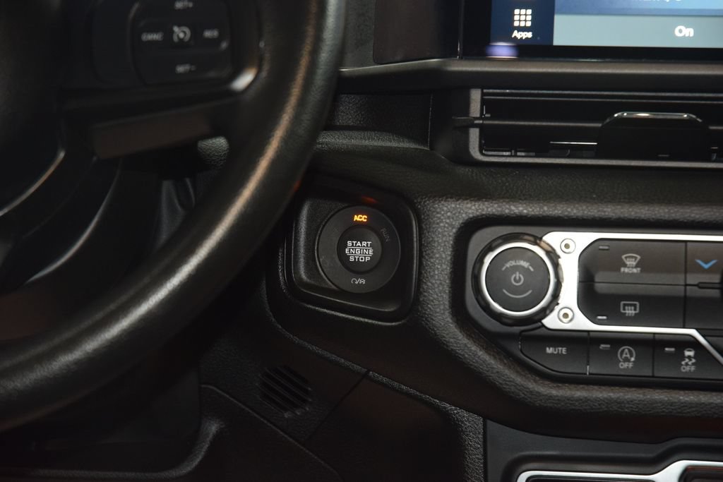 Used 2024 Jeep Gladiator Sport AWD/4WD image 32