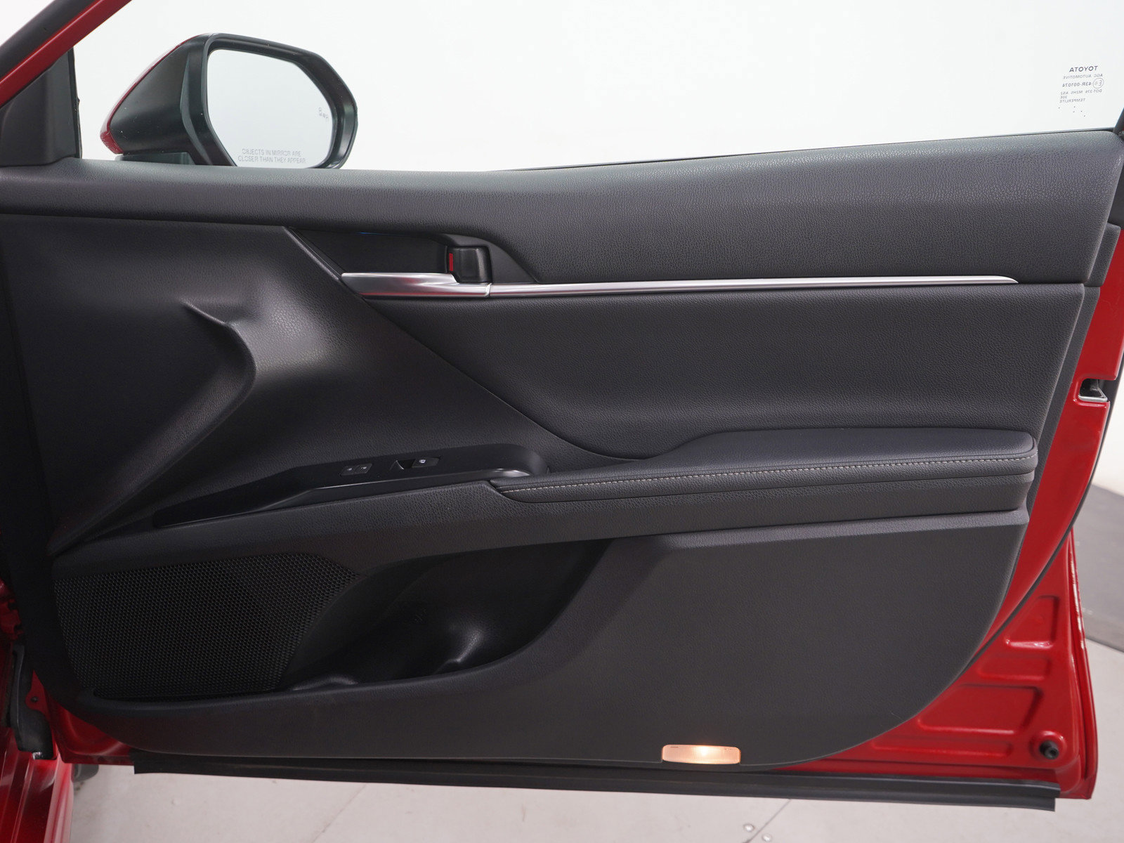 Used 2020 Toyota Camry XSE image 9