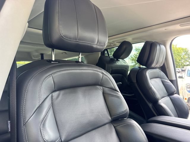 Used 2025 Lincoln Navigator L Reserve AWD/4WD image 28