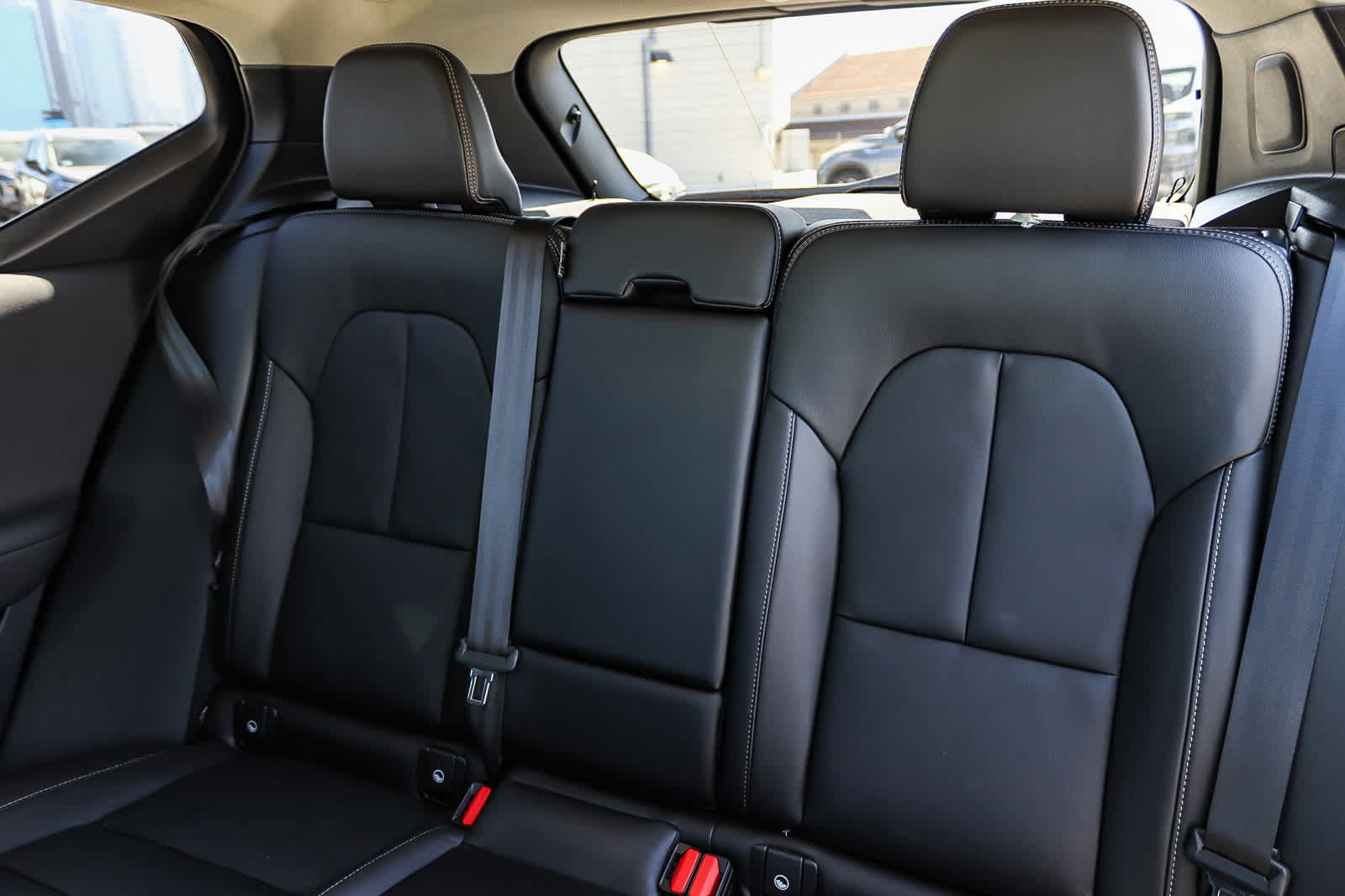 Used 2025 Volvo XC40 B5 Plus w/ Protection Package Premier AWD/4WD image 20