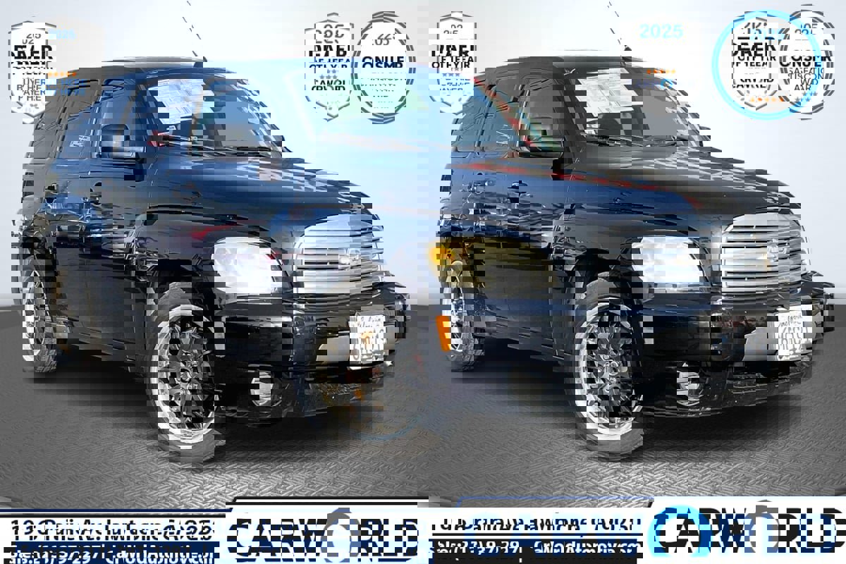 Used 2010 Chevrolet HHR LT image 1