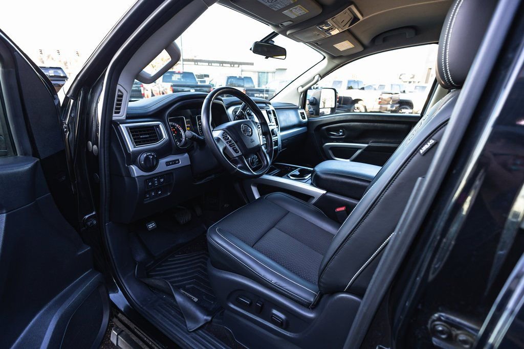 Used 2018 Nissan Titan PRO-4X image 25